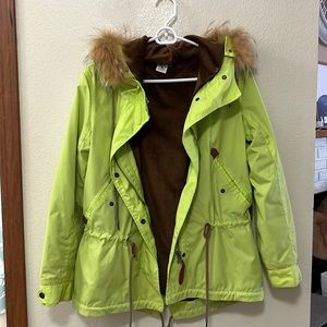coat. The inner can be removable for easy clean.
